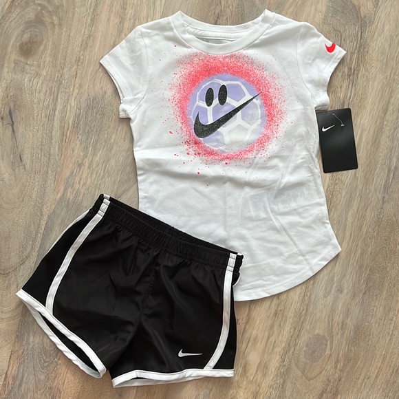 Nike Other - NIKE T-Shirt/Shorts 2-Piece Set